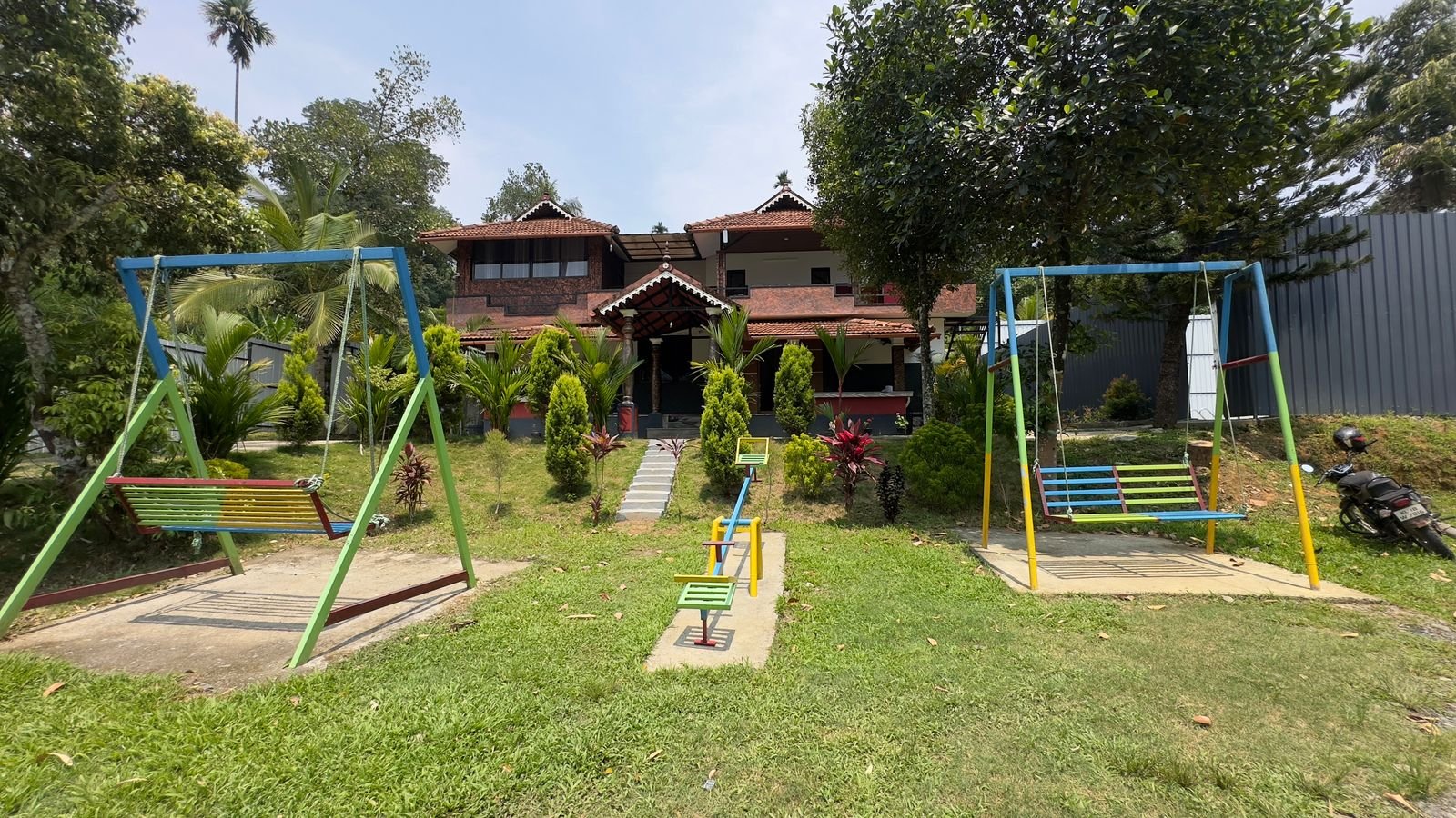 MOUNT MEADOWS HOLIDAY HOME