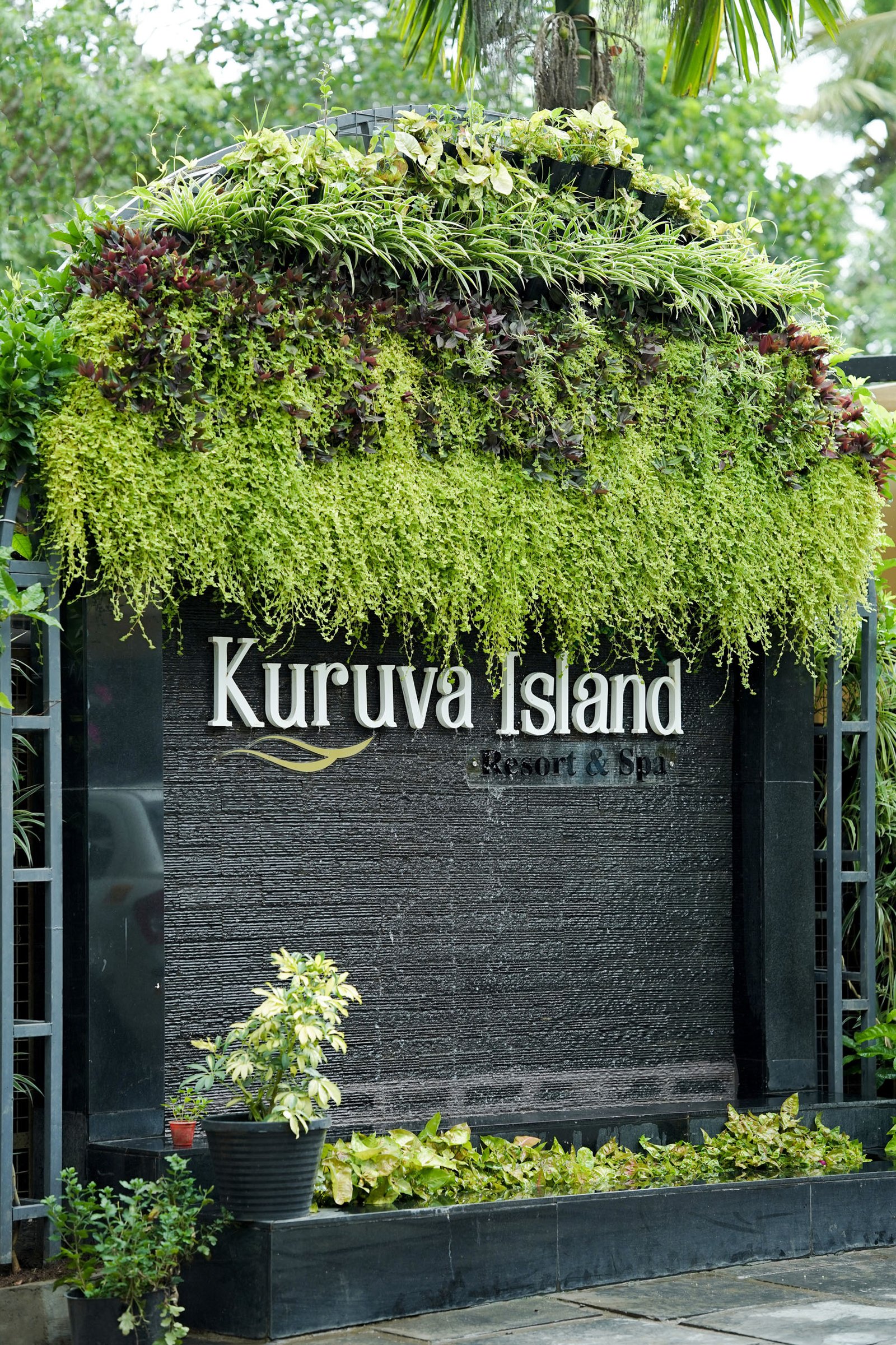 KURUVA ISLAND RESORT AND SPA