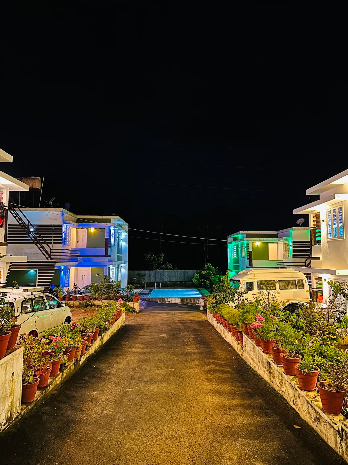 Luxe Hotel - Rooms & Villas